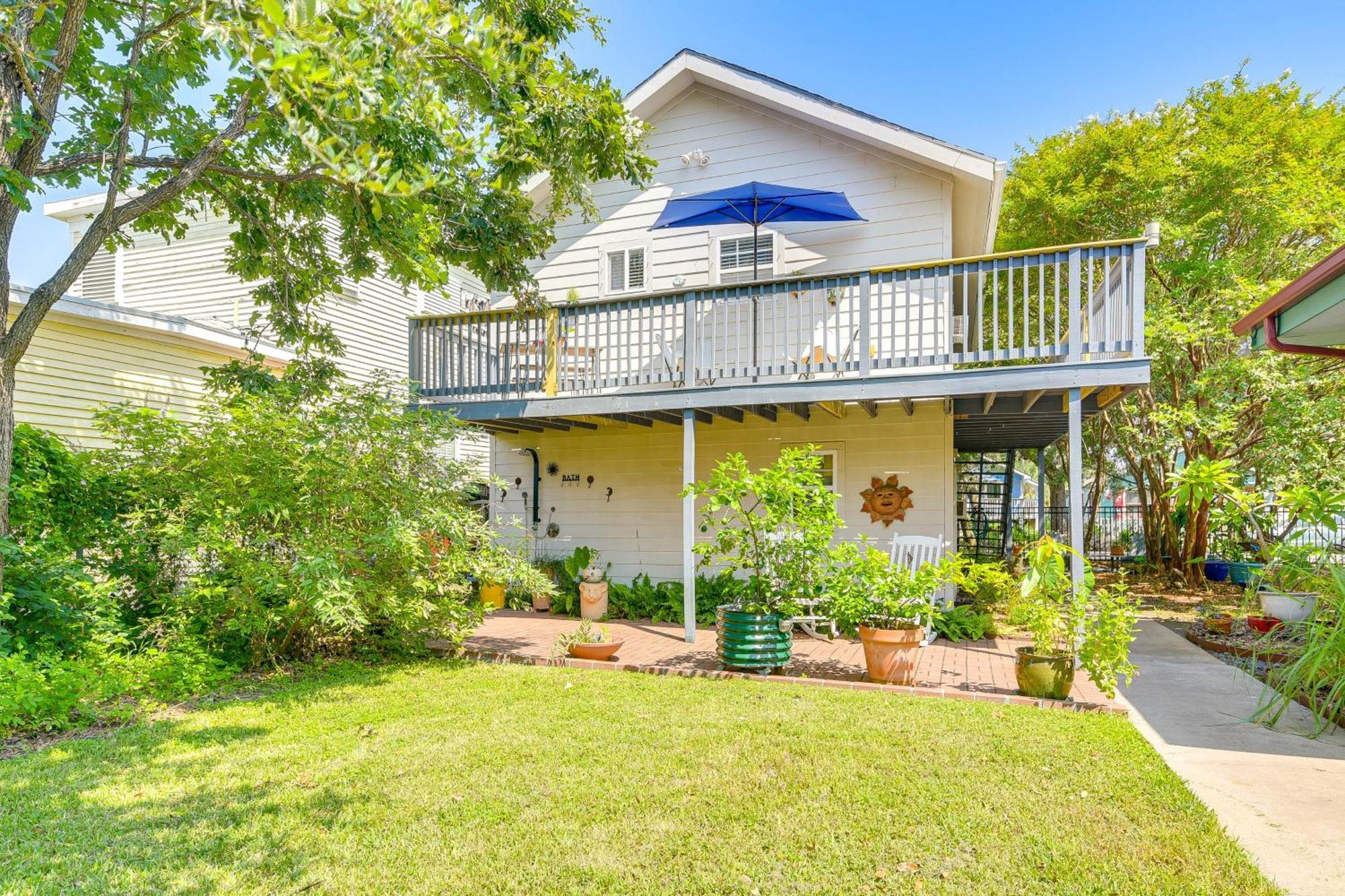 Cozy Galveston Apartment With Private Beach Pass! Eksteriør billede
