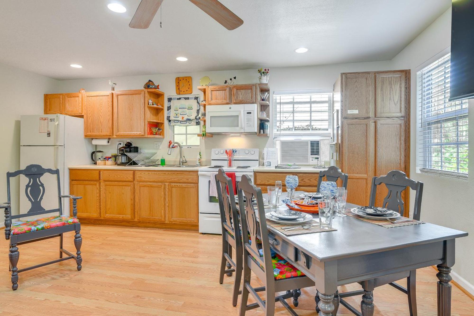 Cozy Galveston Apartment With Private Beach Pass! Eksteriør billede